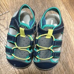 Kids see Kai run Navy and Yellow Sandals